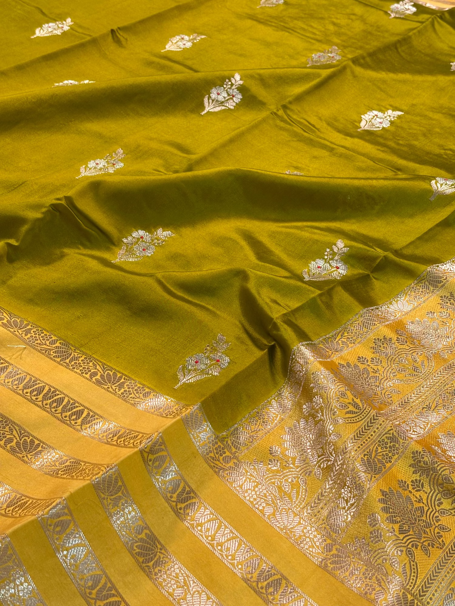 Golden-Henna Archive