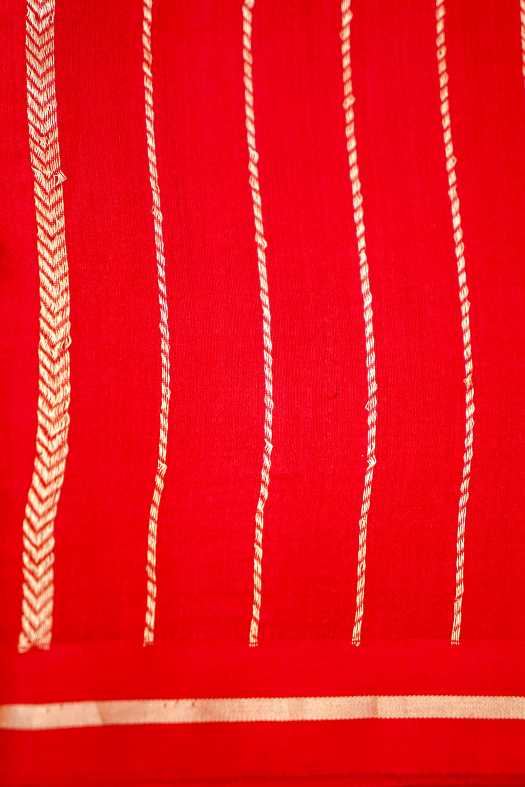 MAROON RED KORA