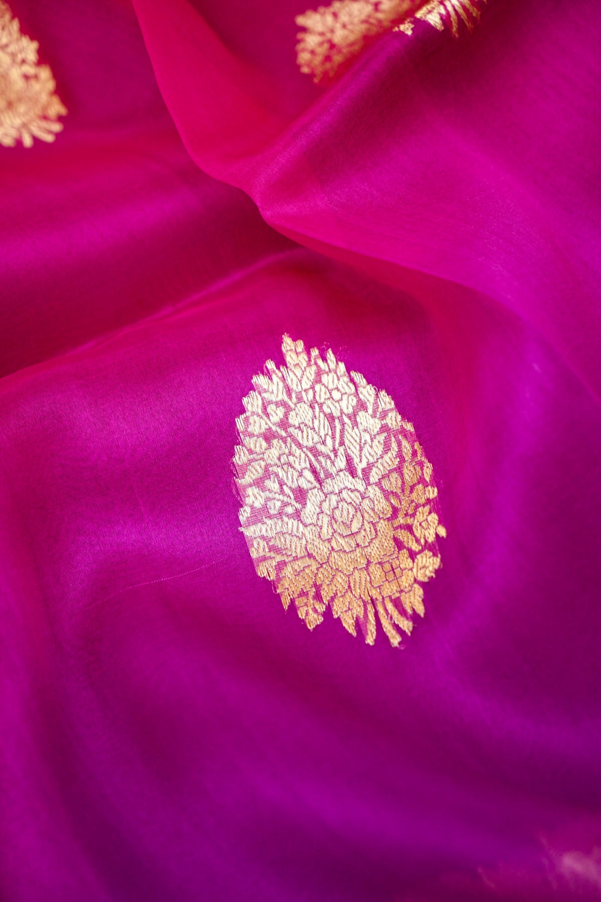 FUCHSIA PINK