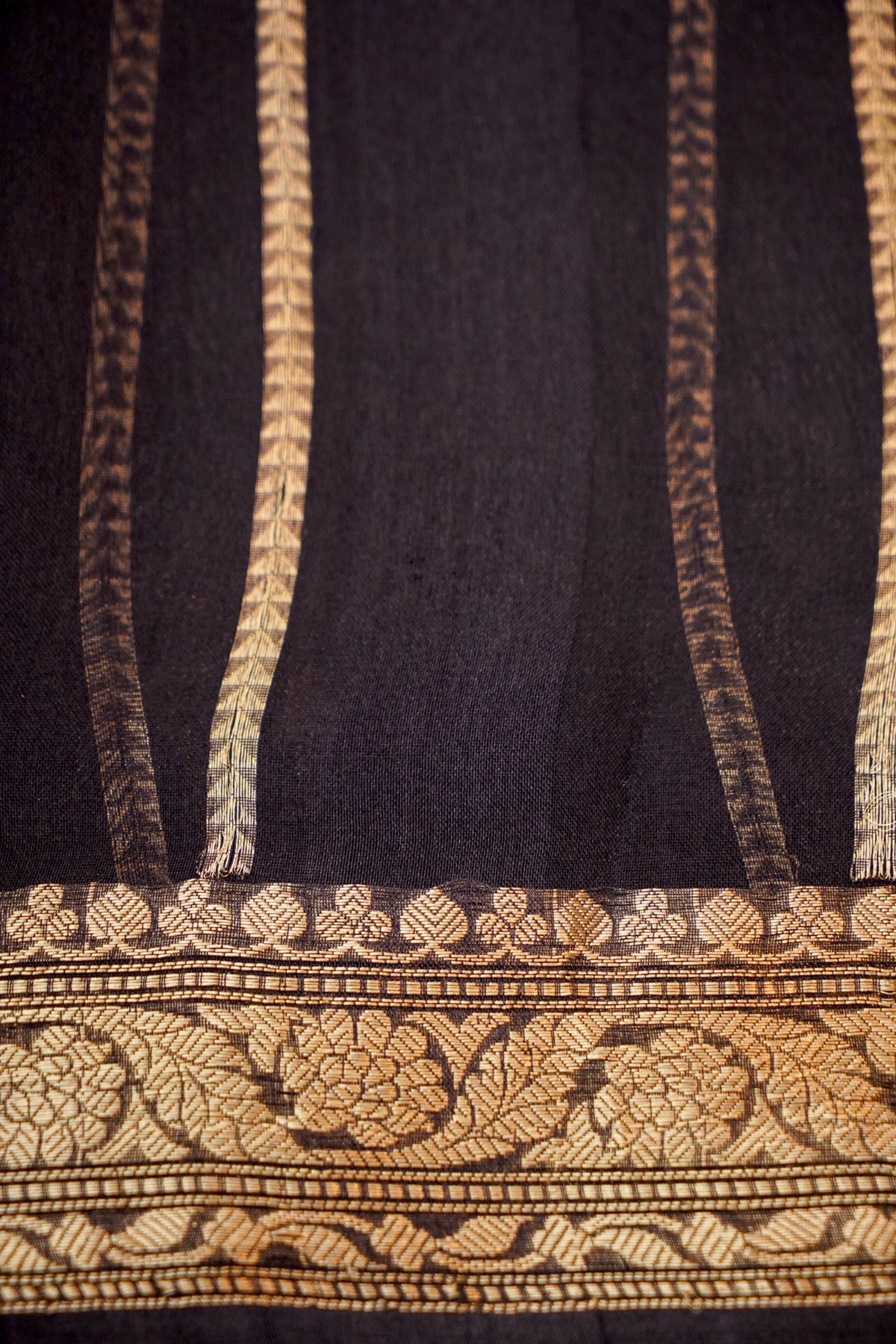 Kora Cashmere Gold Shimmer