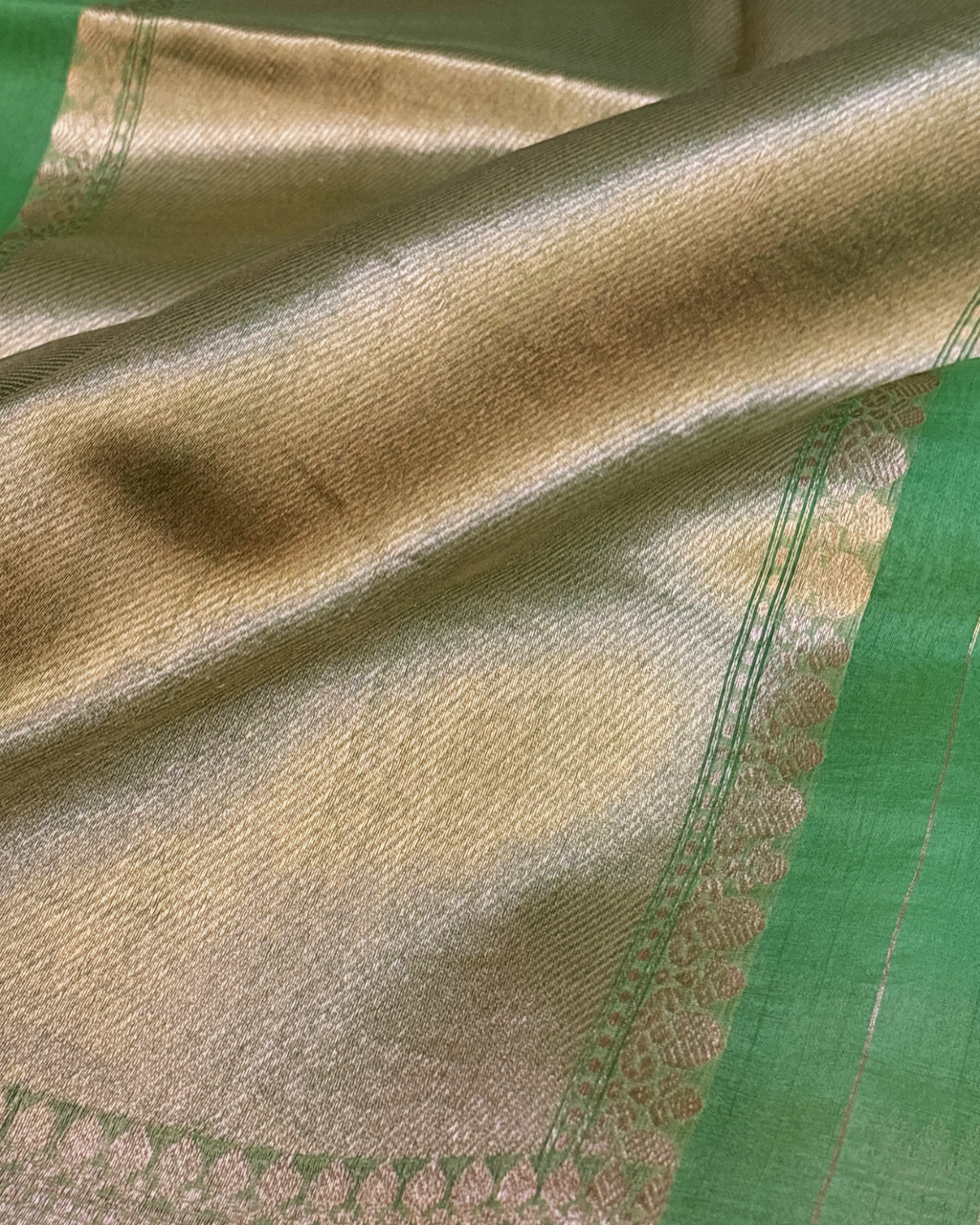 Pure Banarasi Handloom Kora in green with bege boder